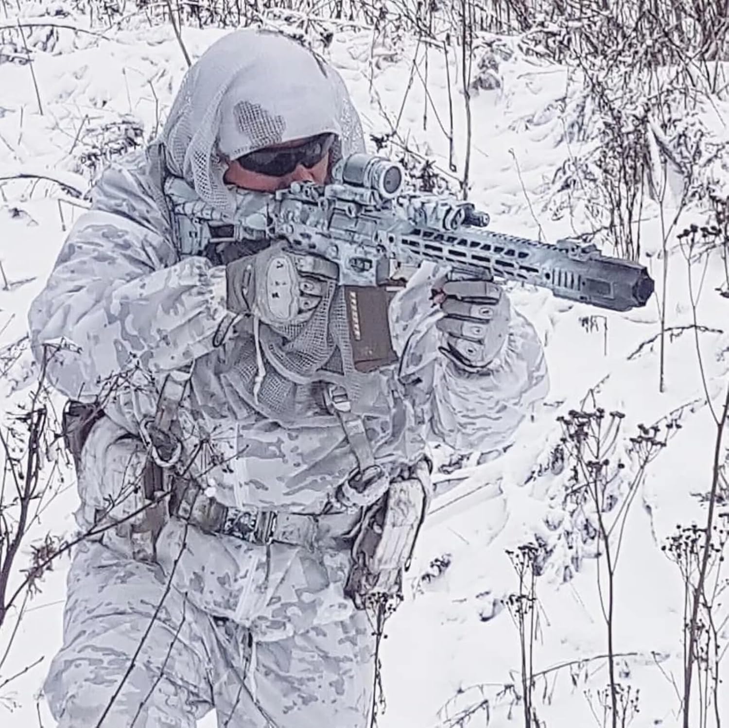 Multicam Alpine Tactical Suit for Winter Hunting Camouflage Clothing for Army Military Including Jacket, Pants, Pouch Suitable for Unisex (M/L/XL/XXL/XXXL)